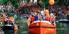 In beeld: Oranje-vrouwen groots gehuldigd in Utrecht