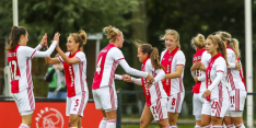 Ajax in vrouwelijke topper te sterk voor PSV
