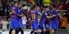 Koeman en Barcelona na matig duel nog in leven dankzij Piqué