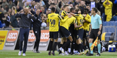 Vitesse heeft Europa weer in zicht dankzij late treffer Openda