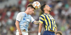 Fenerbahçe-fans scanderen naam Poetin tegen Dinamo Kiev