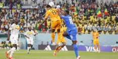 Zeldzaam kopdoelpunt Gakpo bezorgt Oranje droomstart op WK
