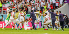 Iran slaat in extremis toe en verslaat Wales in knotsgek WK-duel