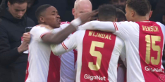 Opvallend: Bergwijn deelt ploeggenoot Wijndal tik uit bij doelpuntviering Ajax
