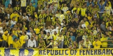 Invaller Van Persie boekt zege met Fenerbahçe