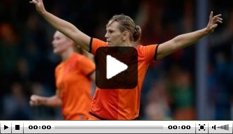 Video: Oranjevrouwen zwaaien uit met 3-0 zege